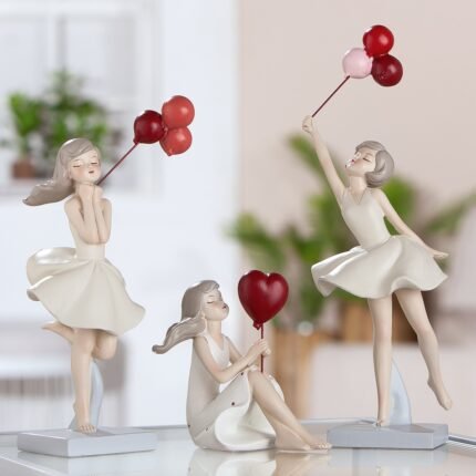 Βρες το Φιγούρα Γυναίκα Πολυ Κρεμ/Κόκκινο 3Τμχ 6.5x9.5x23.5cm σε μοναδική τιμή στο clickforshop.gr