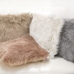 Βρες το Μαξιλάρι Καναπέ Συνθετική Γούνα 45x45cm Σε 4 Χρώματα σε μοναδική τιμή στο clickforshop.gr