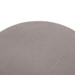 ΒΟΗΘΗΤΙΚΟ ΤΡΑΠΕΖΙ ΣΤΡΟΓΓΥΛΟ DELIA HM18167.03 FIBER CEMENT ΓΚΡΙ & RATTAN Φ40x45Υεκ - Image 5