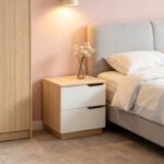 Βρες το Κομοδίνο Verena pakoworld φυσικό με λευκό 48x40x48εκ σε μοναδική τιμή στο clickforshop.gr
